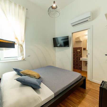 Lele'S Rooms 卡利亚里 外观 照片