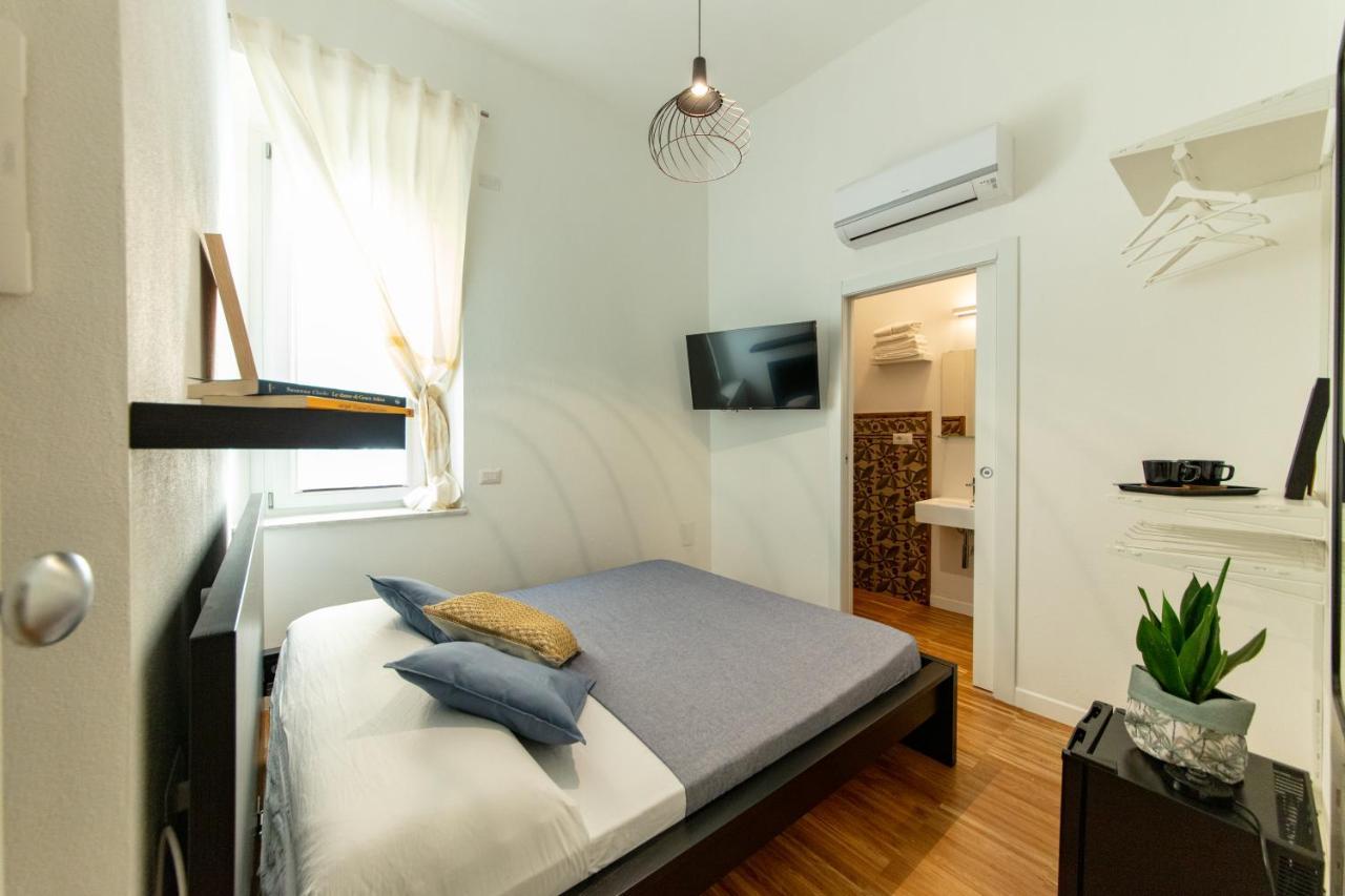 Lele'S Rooms 卡利亚里 外观 照片
